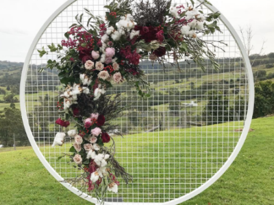 Round Flower Wall Powder Coated Aluminium Grid- Freestanding