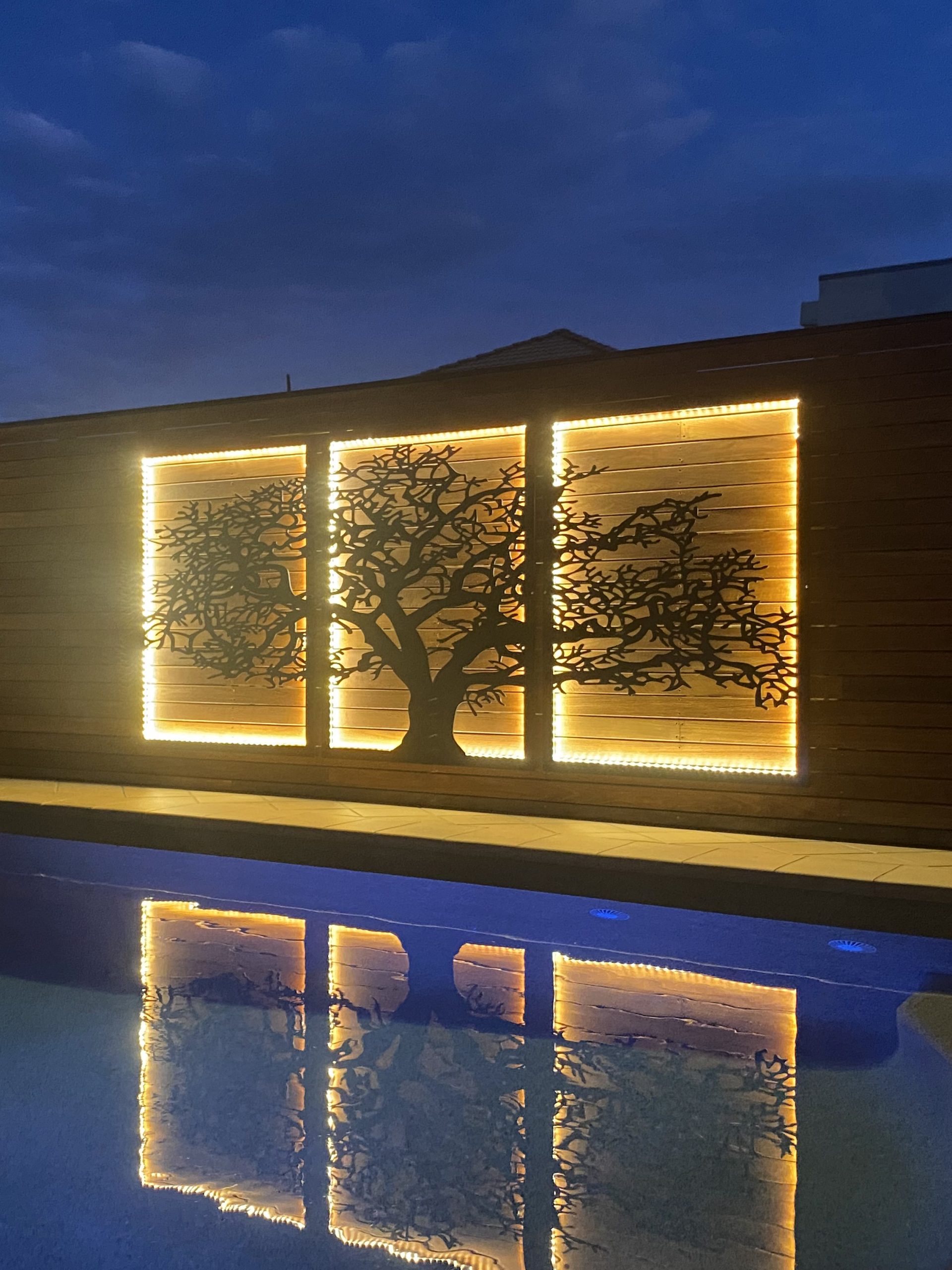 3 Panel Oak Tree - Ironbark Metal Design